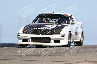 media/Oct-26-2025-CalClub SCCA (Sun) [[8ce1e69566]]/Group 2/Grapevine/